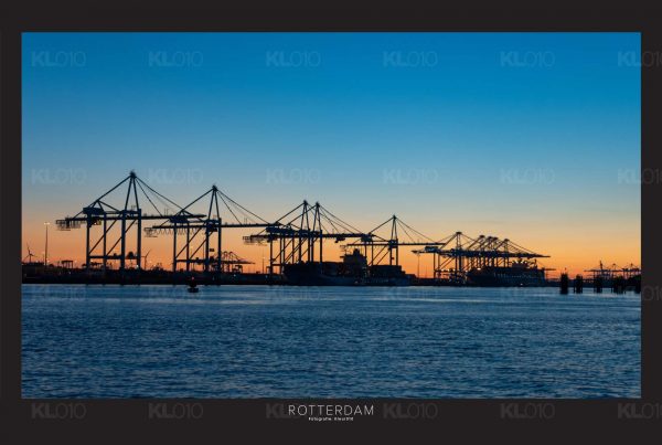 Als de avond valt - Foto haven Rotterdam